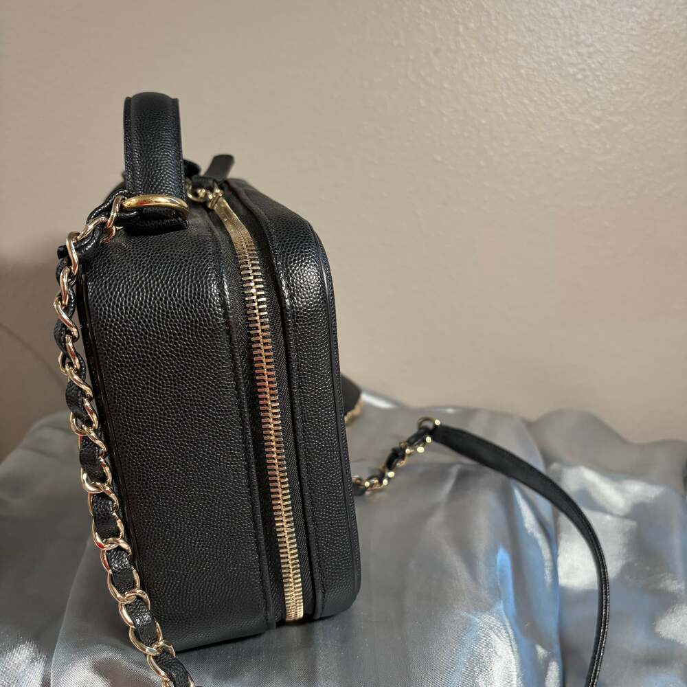 Chanel Filigree Vanity Case Quilted Caviar Medium - Picture 5 of 8